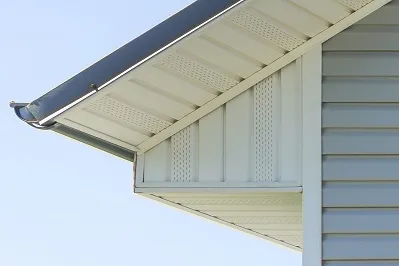 Фото: Соффит Т4 с частичной перфорацией 3,0*0,305 GL белый Grand Line Соффит Т4 с частичной перфорацией 3,0*0,305 GL белый Grand Line